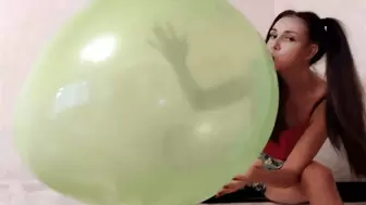 B2p Green balloon with an explosion on the lips
