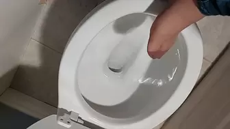 sexy flushing feets in slow motion