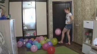 Smashing 25 balloons and trash with Birkenstock sandals and vacuum them 2