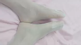 Pantyhose stocking nylon fetish feet legs vintage white
