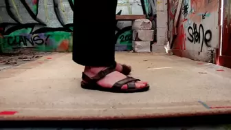 Brown Dobble-crossed Sandals