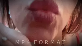 Green Holiday Lipstick (HD) MP4