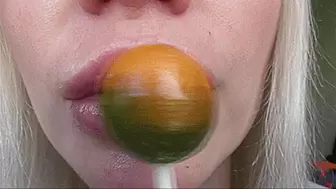 A BIG CANDY CAN'T FIT IN YOUR MOUTH!AVI