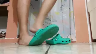 Wild Shoeplay and Crocs Bending by Ara