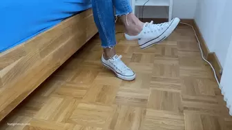 SHOEPLAY CONVERSE SNEAKERS FOOT TEASE - MP4 Mobile Version