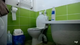 2 minutes pee and another stuff to toilet mp4