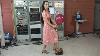 Ama Rio Tests the Antique Foot Pump (MP4 - 1080p)