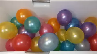 A full bath of balloons