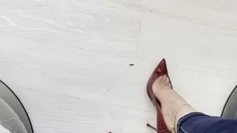 Toe cleavage with Louboutins