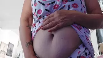 Latina Milf Giantess Lola Eats too much take out and gets a gassy bloated belly her tummy starts grumbling after stuffing her face and she sits and lets out a big Fart and realises she has to take a huge dump and pee so she rushes to the toilet