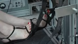 Sage Pillar Evaluates Shoes for Driving in the Simulator (MP4 - 1080p)