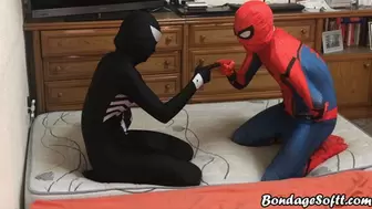 Venom Girl VS SpiderMan - Fight