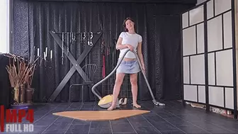 Sexy Cleaning And Vacuuming (FULL HD) – Lady Aminata