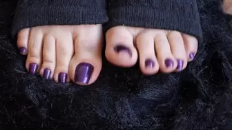 Dolce Amaran finishing her halloween pedicure showing her delicious toes and fingers - BBW - BAREFOOT - TOENAILS - FINGERNAILS - TOES - NAILS - POLISHNAIL -