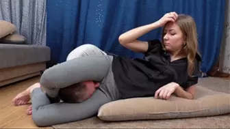 Teenage girl squeezes neck of the boy between her legs, vf2497x 1080p