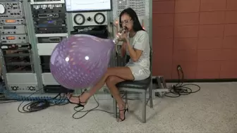 Willow Blows a Suzuki Peacock Balloon to Bursting (MP4 - 1080p)