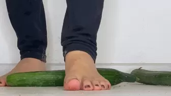 Barefoot crush cucumber Ashley