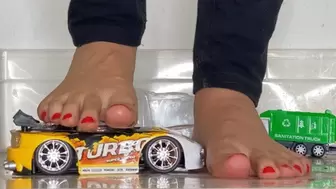Barefoot crush toy car Ashley 16