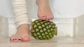 Barefoot crush pineapples Ashley