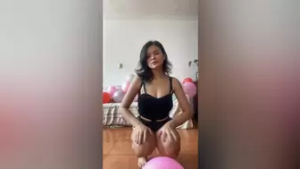 Balloon mass popping