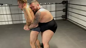SMFC-33 Kyle vs Lukas Chubs male domination wrestling bearhug