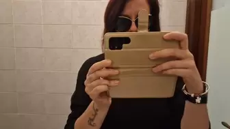 Pee in the public bathroom of a luxury restaurant 4K