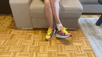 TRAINING SNEAKERS AND DIRTY WHITE SOCKS - MP4 Mobile Version