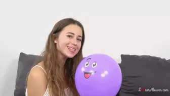 Looners' Heaven - Michelle blows up giant and small balloons (FullHD)