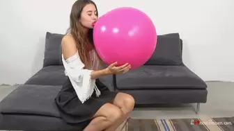 Looners' Heaven - Michelle blows up giant and small balloons (4K)