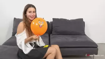 Looners' Heaven - Michelle blows up giant and small balloons (HD)