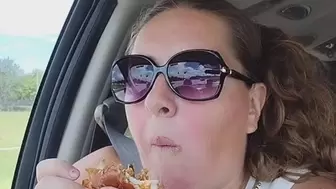 Mandy is starving so she eats while driving- HD 1080p