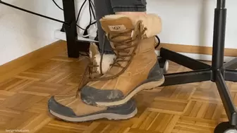 WEARING HER UGG ADIRONDACK BOOTS ON A HOT DAY - MP4 Mobile Version