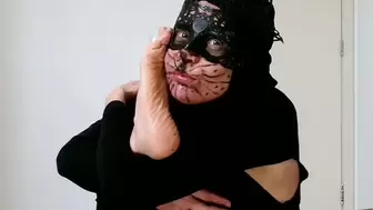 CatWoman licking armpits bare soles toes and feet