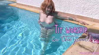 Tit worship in the pool (SD wmv)