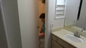 Srepson caught masturbating in the bathroom fucks stepmom