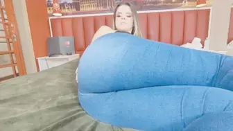 SEXY AND DELICIOUS FARTINGS IN JEANS WITH MY GIANT BUTT - BY ISABELITA - CLIP 2 IN FULL HD