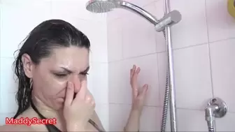 Mi soffio il naso sotto la doccia [MADDALENA],