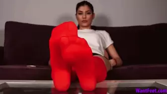Red Pantyhosed Soles - 4K MP4