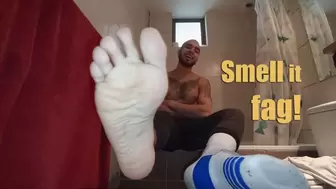 Neron - Smell my sweaty and smelly feet!