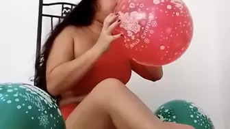 Sexy Santa Freya Blows Up Your Christmas Balloons