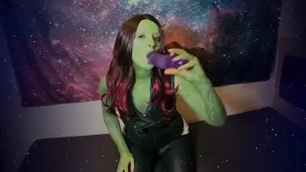 Gamora Stretches Her Holes For Thanos