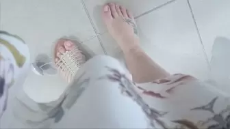 Hot sexy feet in summer