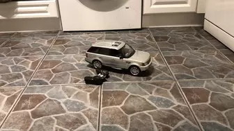 Toy Range rover Crush with heels