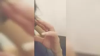 The Venezuelan wife is viollent with her husband, using her nails against him