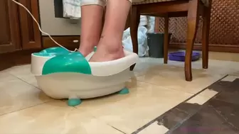 Amazon Beatrix bathing and pampering her giant feet