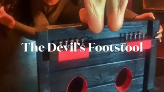 LilMizzUnique's Bare Feet Tickled in Stocks
