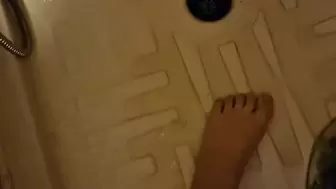 Pee dirty feet in the shower 1080HD