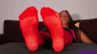 Red Pantyhosed Feet - 4K MP4
