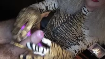 cock wank and with 5,5 inch mules and Leopard gloves - full clip - (1280x720*mp4)