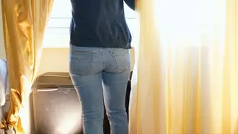Big stuffing request in jeans and black shirt